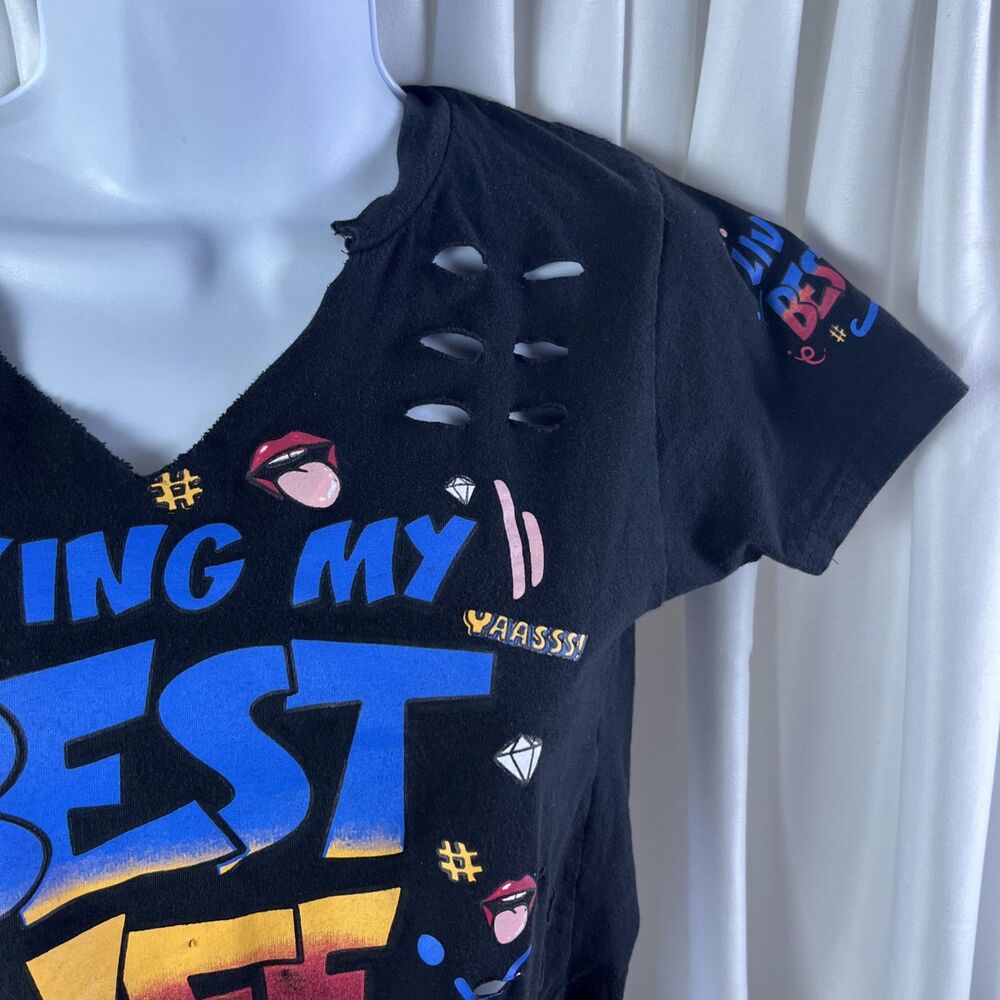 On Fire Women’s Graphic Crop Top Multicolor Size M Living My Best Life Casual - Picture 6 of 9